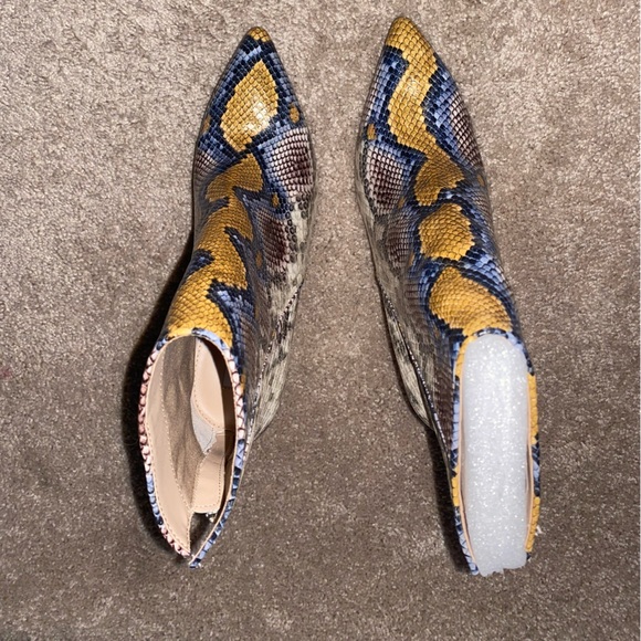 NEW without tags or box Steve Madden Ankle Booties - Picture 5 of 6